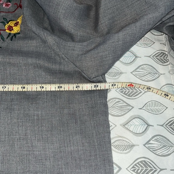 Mislook size 1X Gray Embroidered Button-Up Shirt - Picture 5 of 6